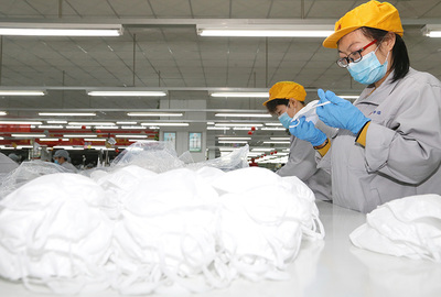 山东即墨:纺织企业转产口罩 助力新冠肺炎防控