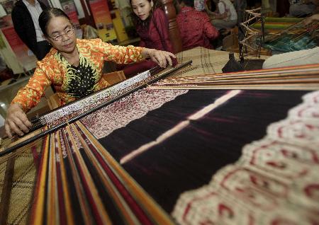 印尼传统手工纺织业的困境与发展机遇