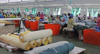 越南工厂加班不为生产却为撕中国标签，效仿印度模式背后的产业链焦虑